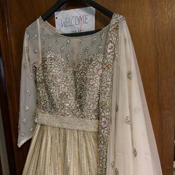 Indian/Pakistani Custom made wedding gown/lengha - Picture 5 of 7